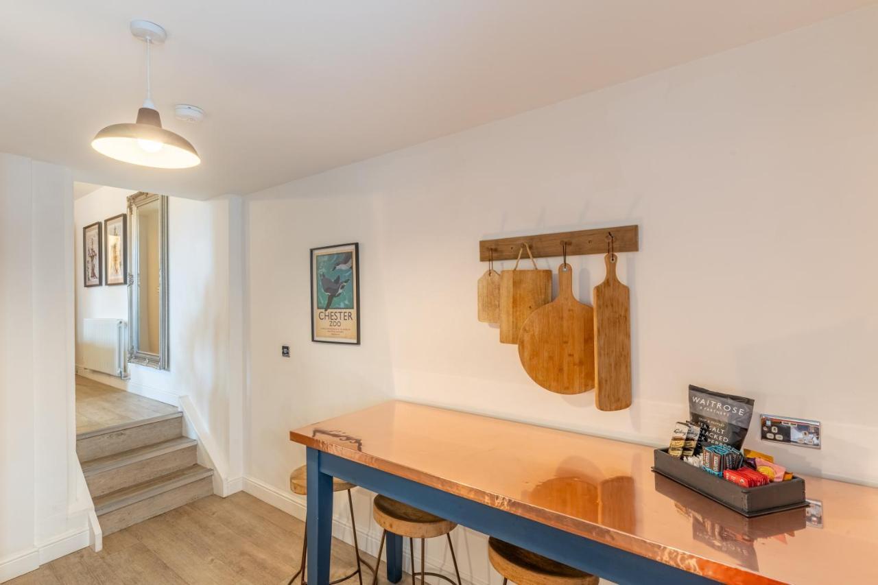 Luxury Chapel Apartment Within City Walls Chester Kültér fotó